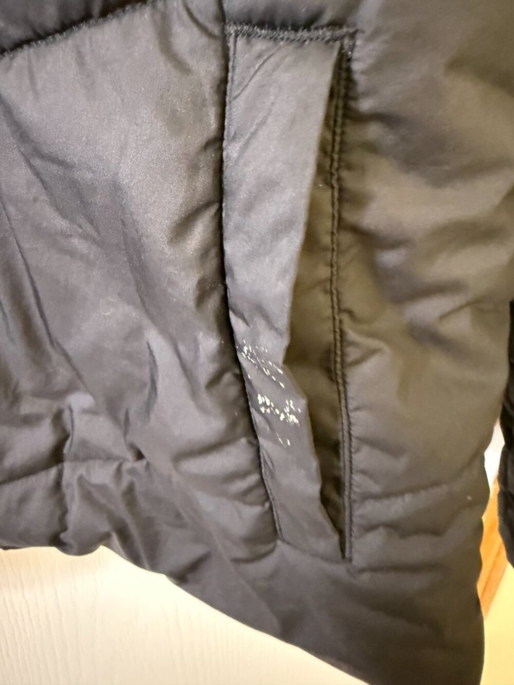 💕 FREE WITH PURCHASE 💕 | Puma Black Hooded Puffer Jacket Size M - Picture 4 of 6